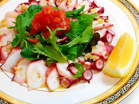 本格的ソースで・華やかな一皿!タコのカルパッチョ